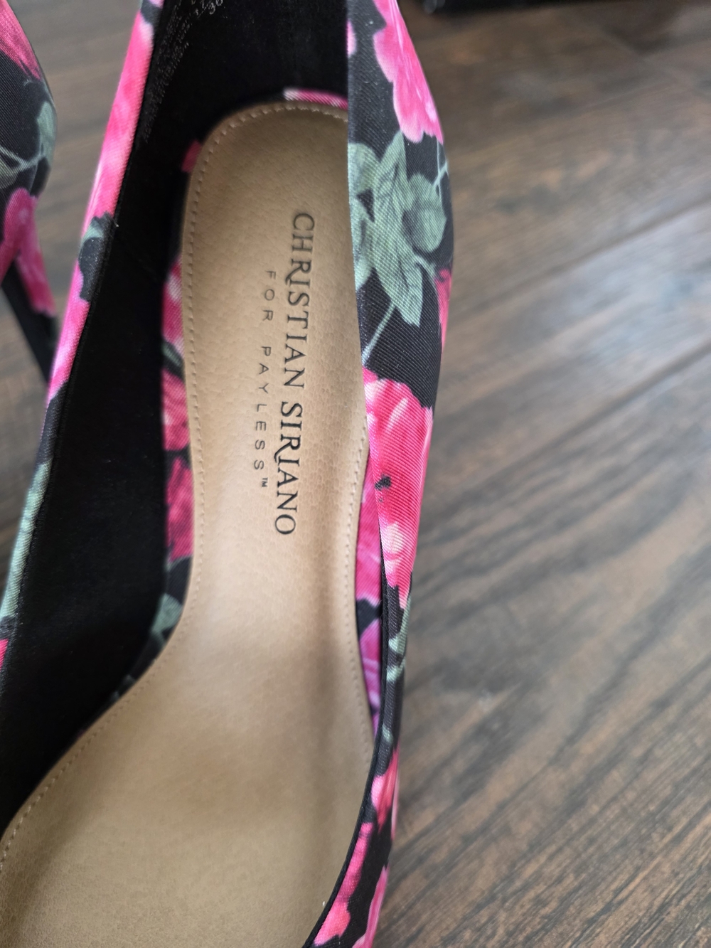 Christian Siriano Pink Floral Pointed-Toe Pumps for Women - Picture 2 of 3